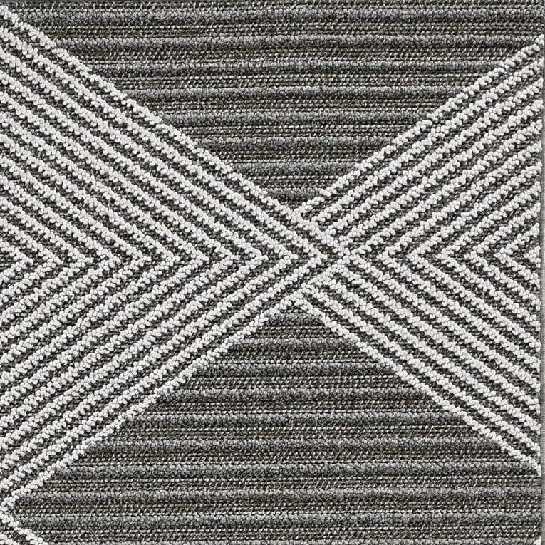 7' X 9' Grey Or Ivory Geometric Diamonds Indoor Outdoor Area Rug - Homeroots