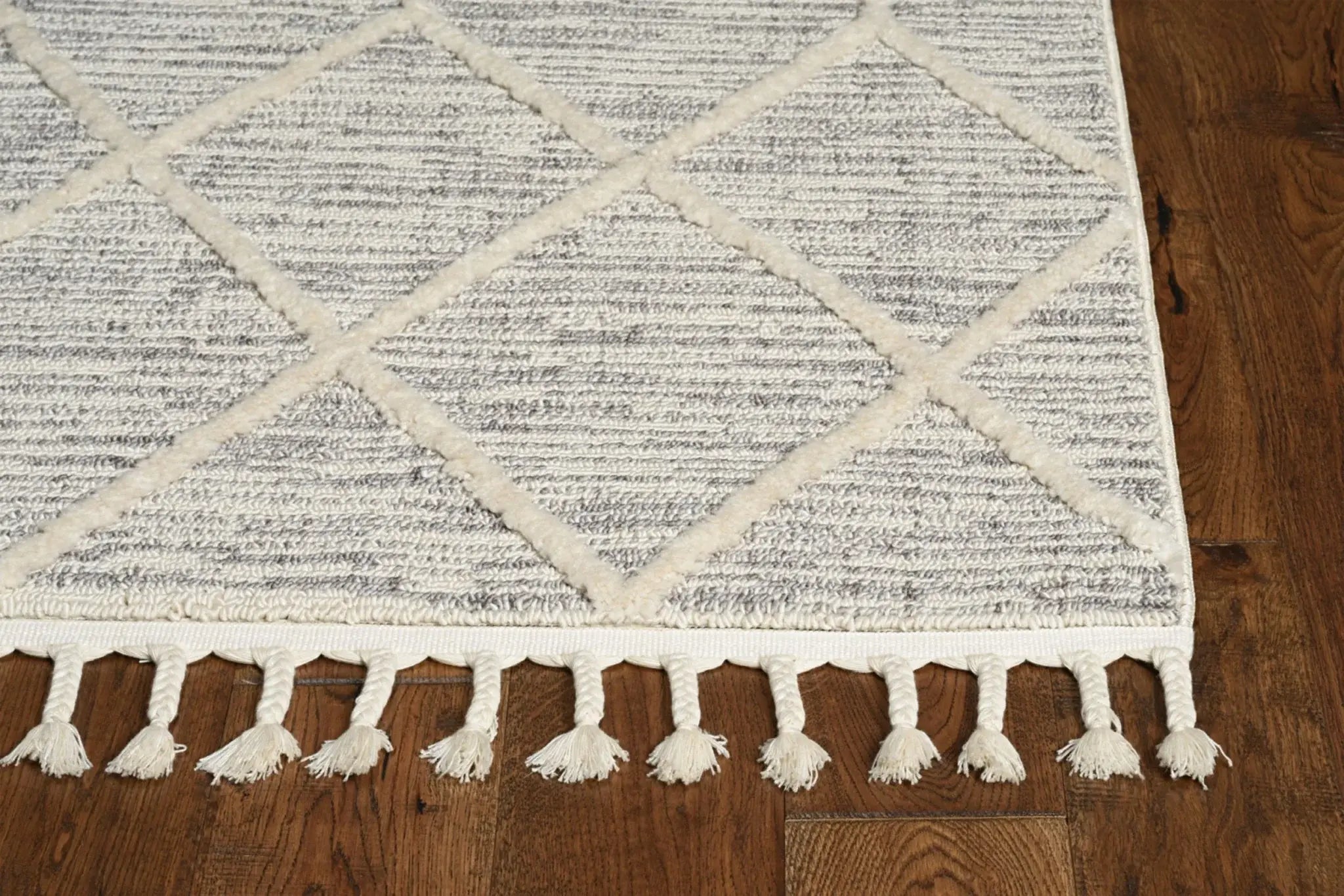 5' X 8' Gray and Ivory Abstract Area Rug - Homeroots - Flyclothing LLC