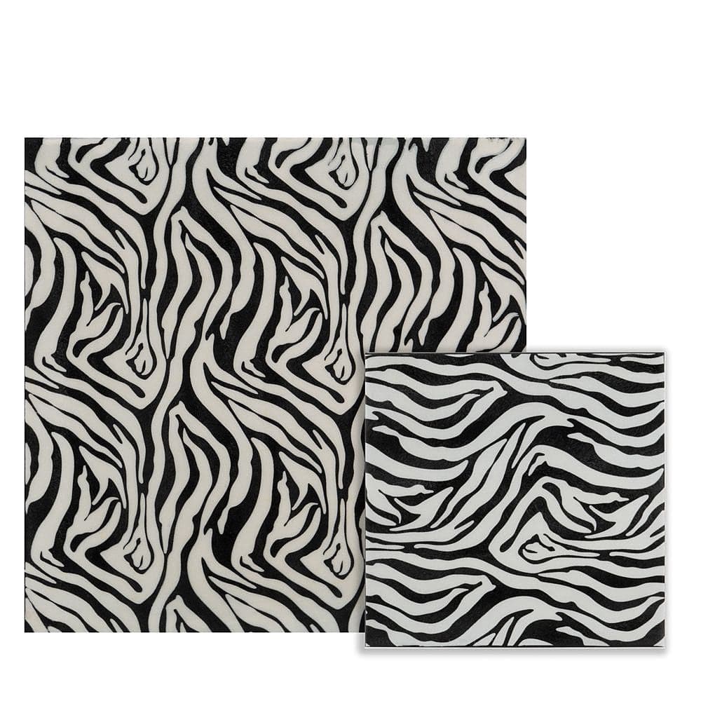20" X 4" Black and White Iron Wall Decor - Homeroots - Flyclothing LLC