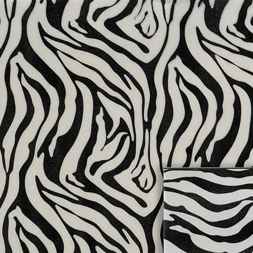 20" X 4" Black and White Iron Wall Decor - Homeroots - Flyclothing LLC