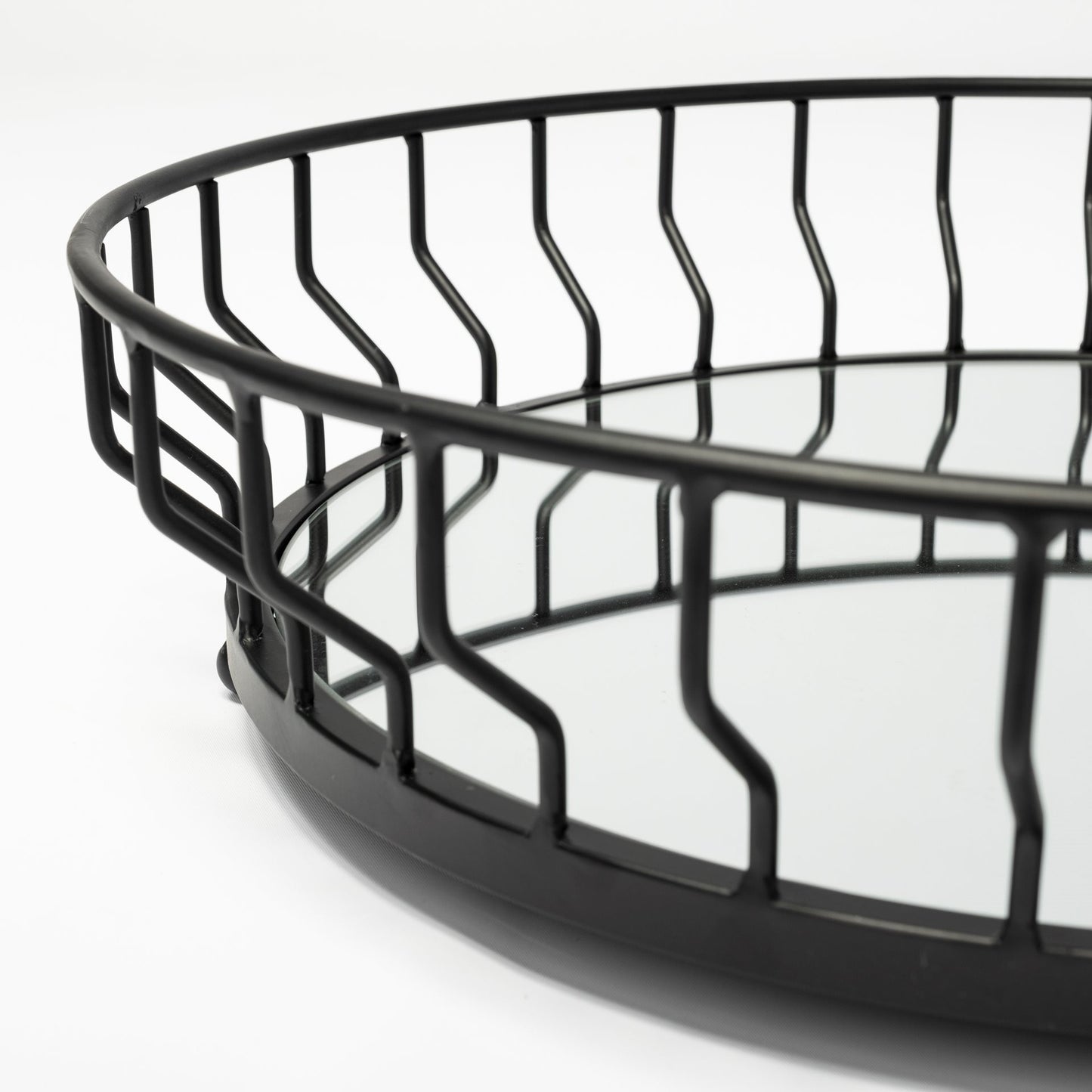 20" Black Round Metal Indoor Outdoor Serving Tray With Handles - Homeroots - Flyclothing LLC