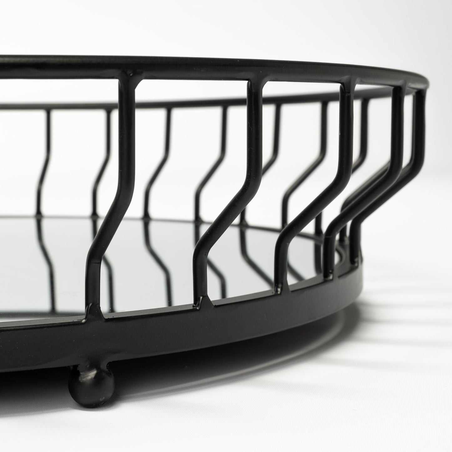 20" Black Round Metal Indoor Outdoor Serving Tray With Handles - Homeroots - Flyclothing LLC