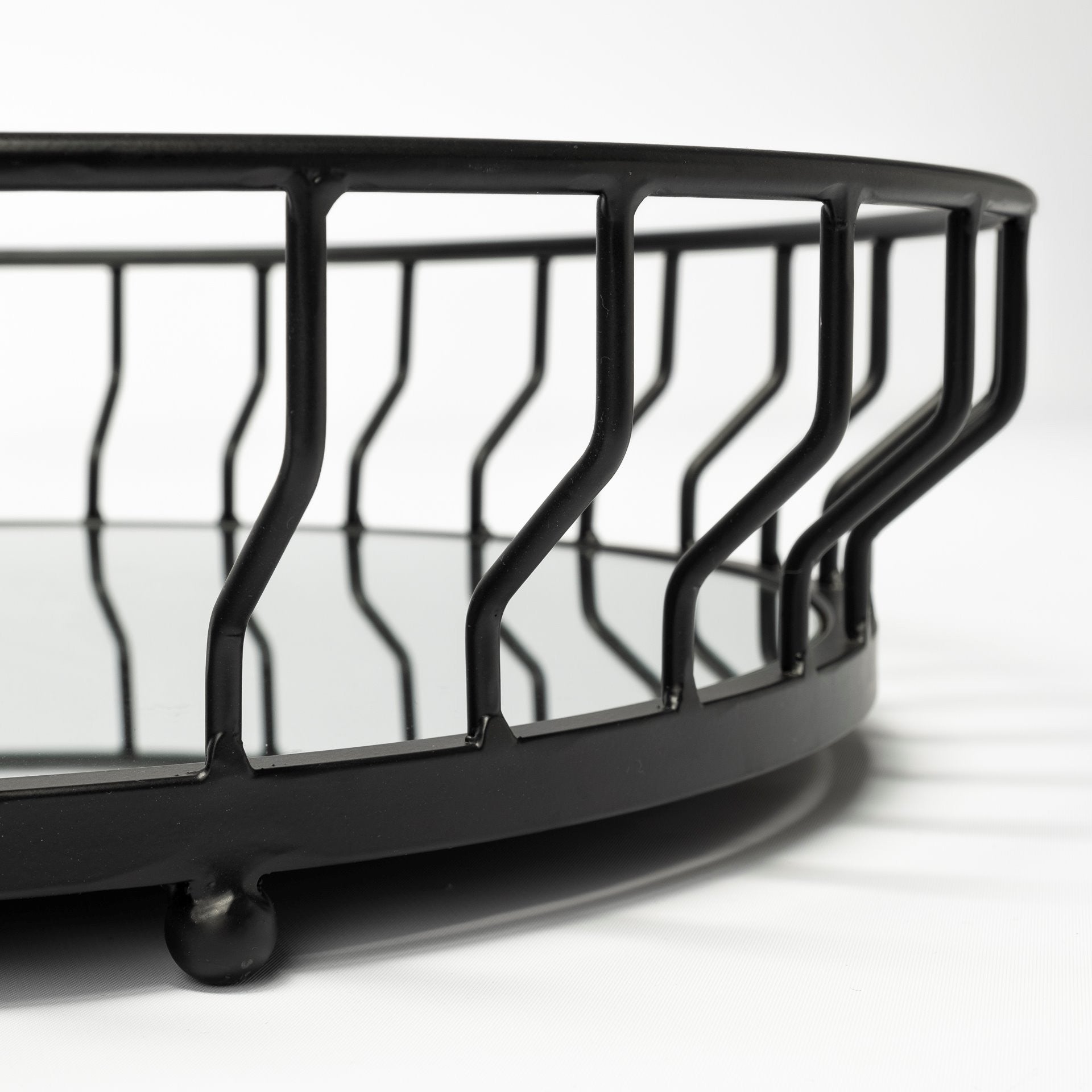 20" Black Round Metal Indoor Outdoor Serving Tray With Handles - Homeroots - Flyclothing LLC