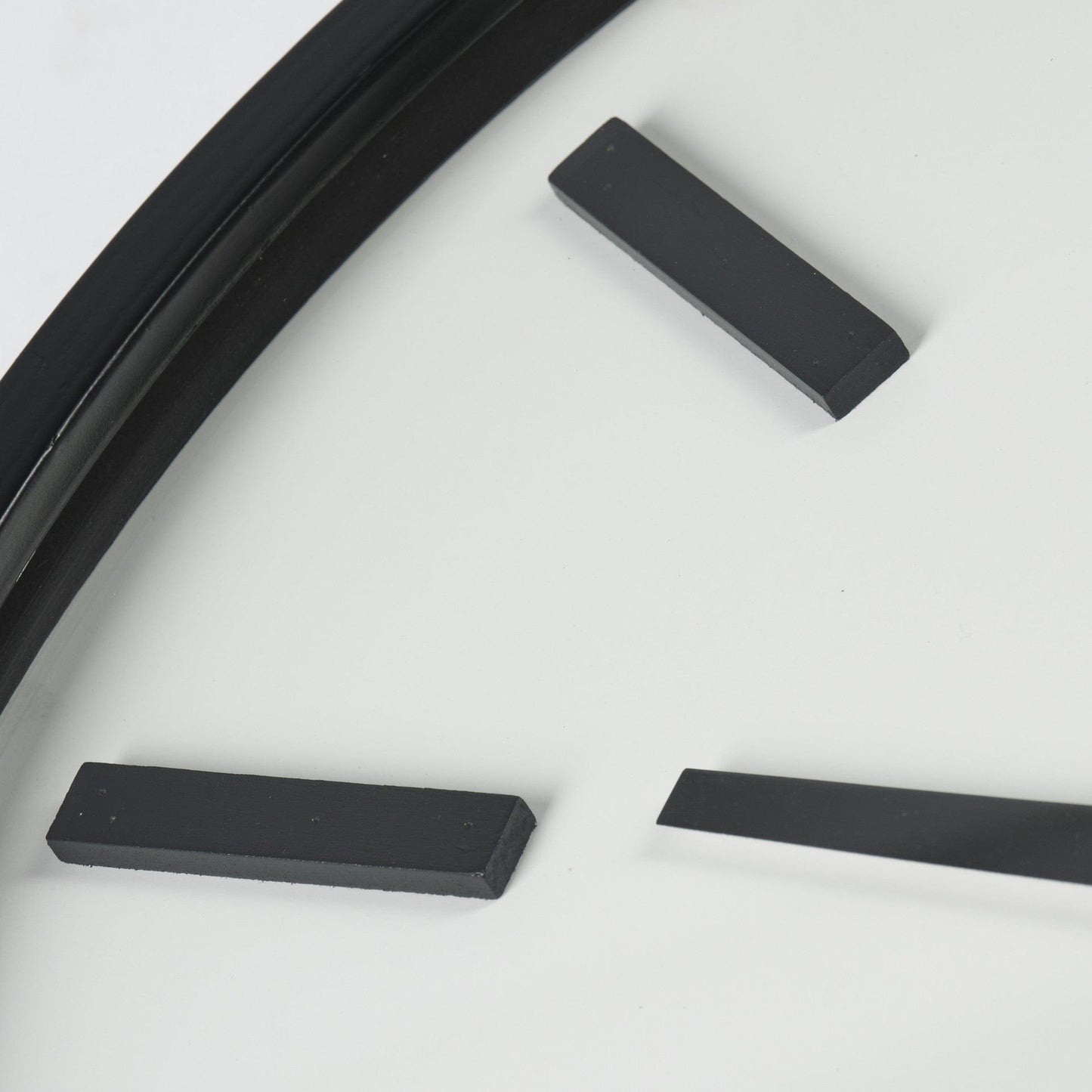 24" Round Large Modern Wall Clock With White Face And Non-Numarical Number - Homeroots - Flyclothing LLC