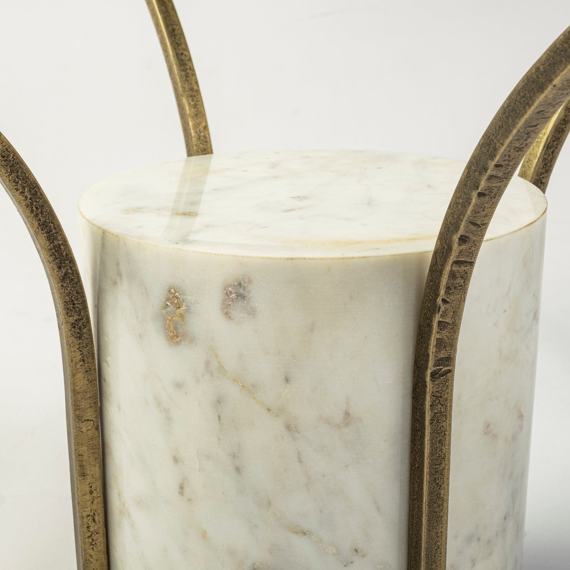 36" Clear And White and Gold Glass And Stone Round Coffee Table - Homeroots - Flyclothing LLC