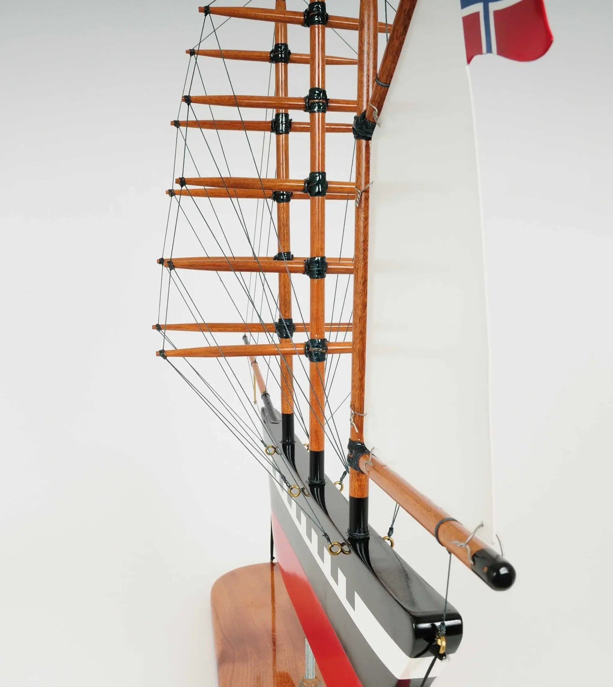 Wind Pointer In Solid Wood - Homeroots - Flyclothing LLC