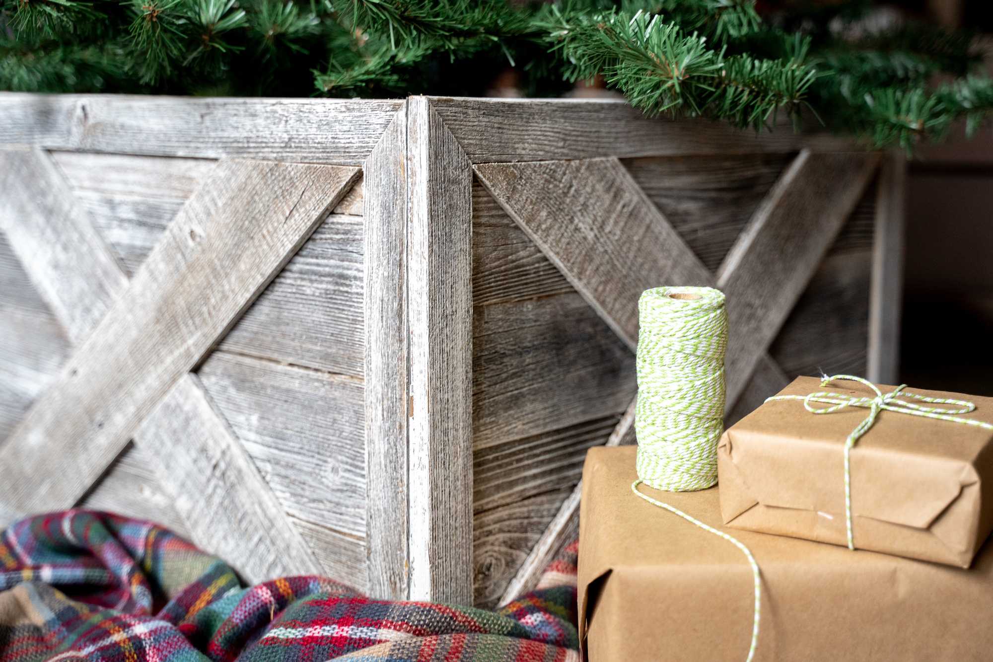 23" Natural Weathered Gray Whitewash Christmas Tree Collar - Homeroots - Flyclothing LLC