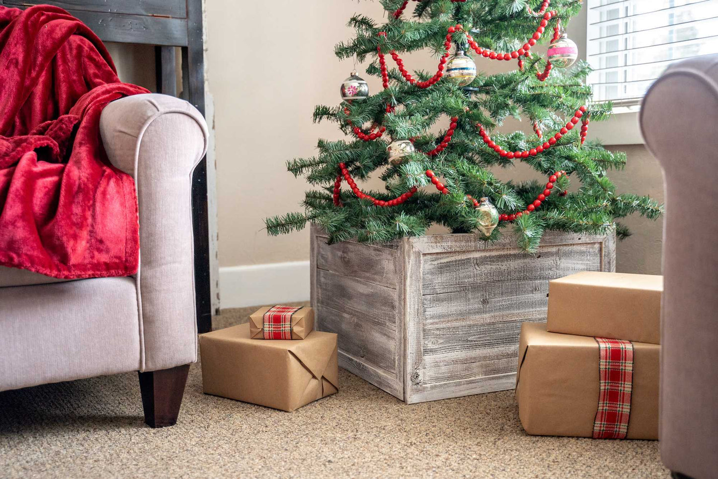 23" Gray White Wash Plank Christmas Tree Collar - Homeroots - Flyclothing LLC
