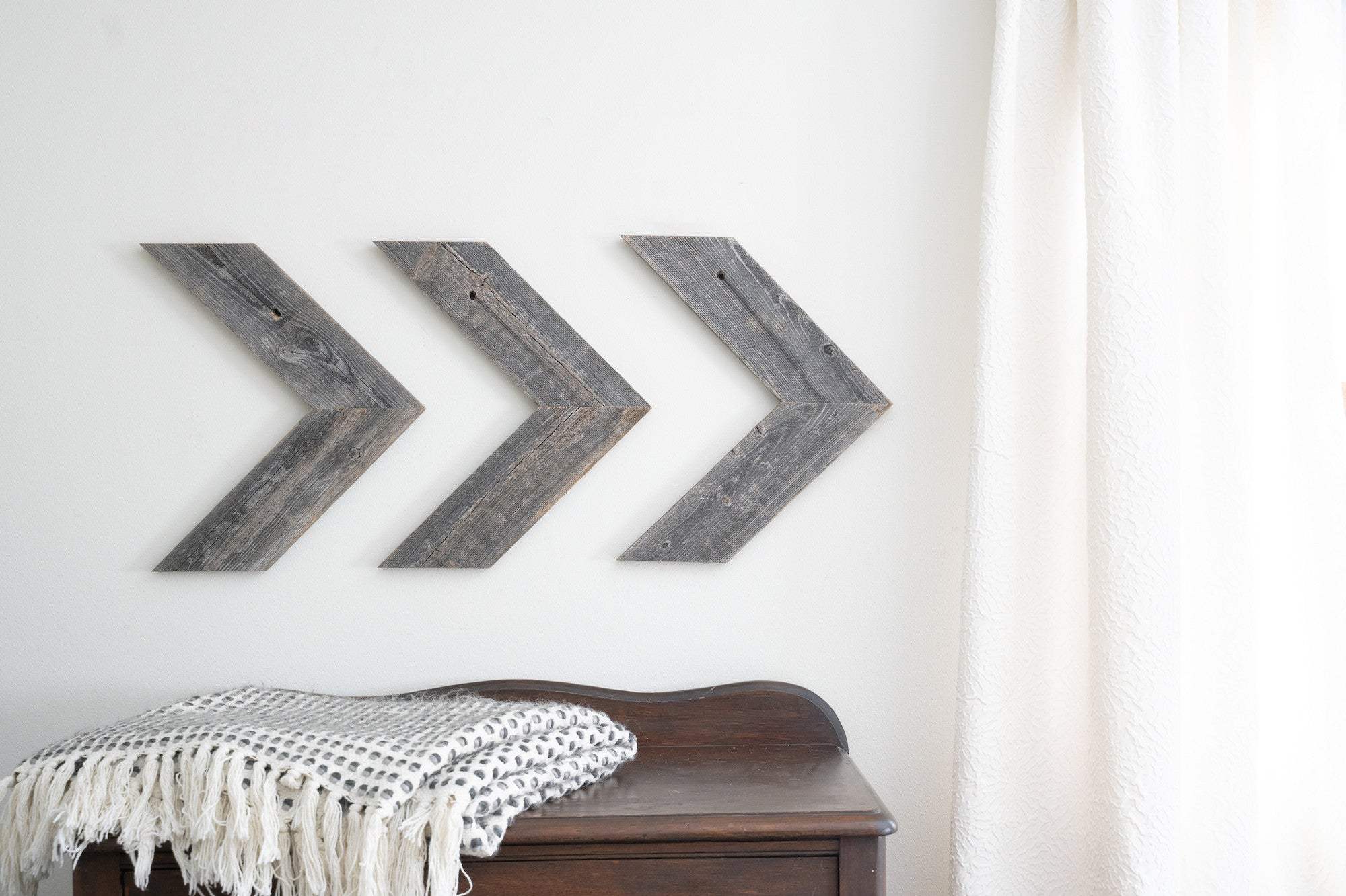 Set Of 3 Rustic Weathered Grey Wood Chevron Arrow - Homeroots - Flyclothing LLC