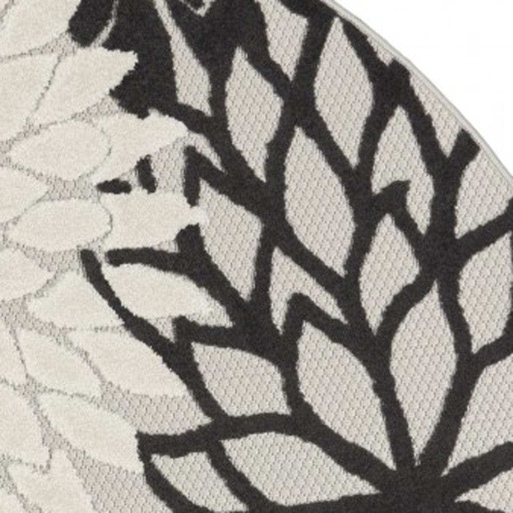4' Round Black And White Round Floral Indoor Outdoor Area Rug - Homeroots - Flyclothing LLC