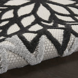 5' Round Black And White Round Floral Indoor Outdoor Area Rug - Homeroots - Flyclothing LLC