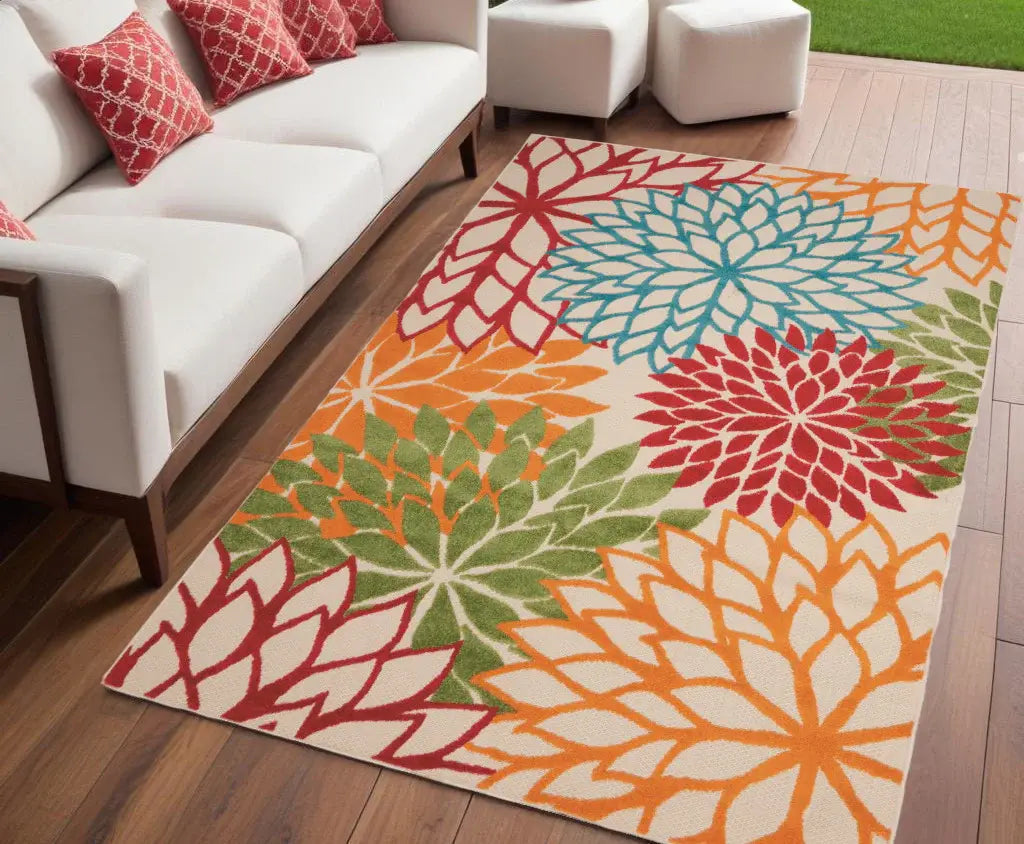 4' X 6' Green And Ivory Floral Indoor Outdoor Area Rug - Homeroots - Flyclothing LLC