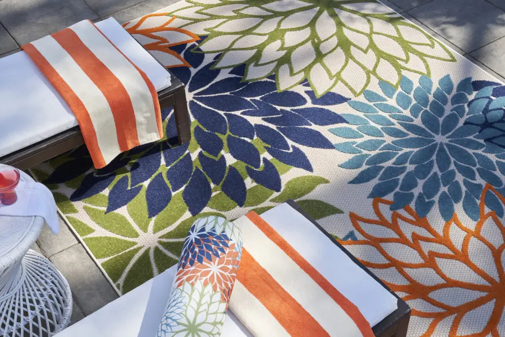 6' X 9' Ivory And Blue Floral Indoor Outdoor Area Rug - Homeroots - Flyclothing LLC