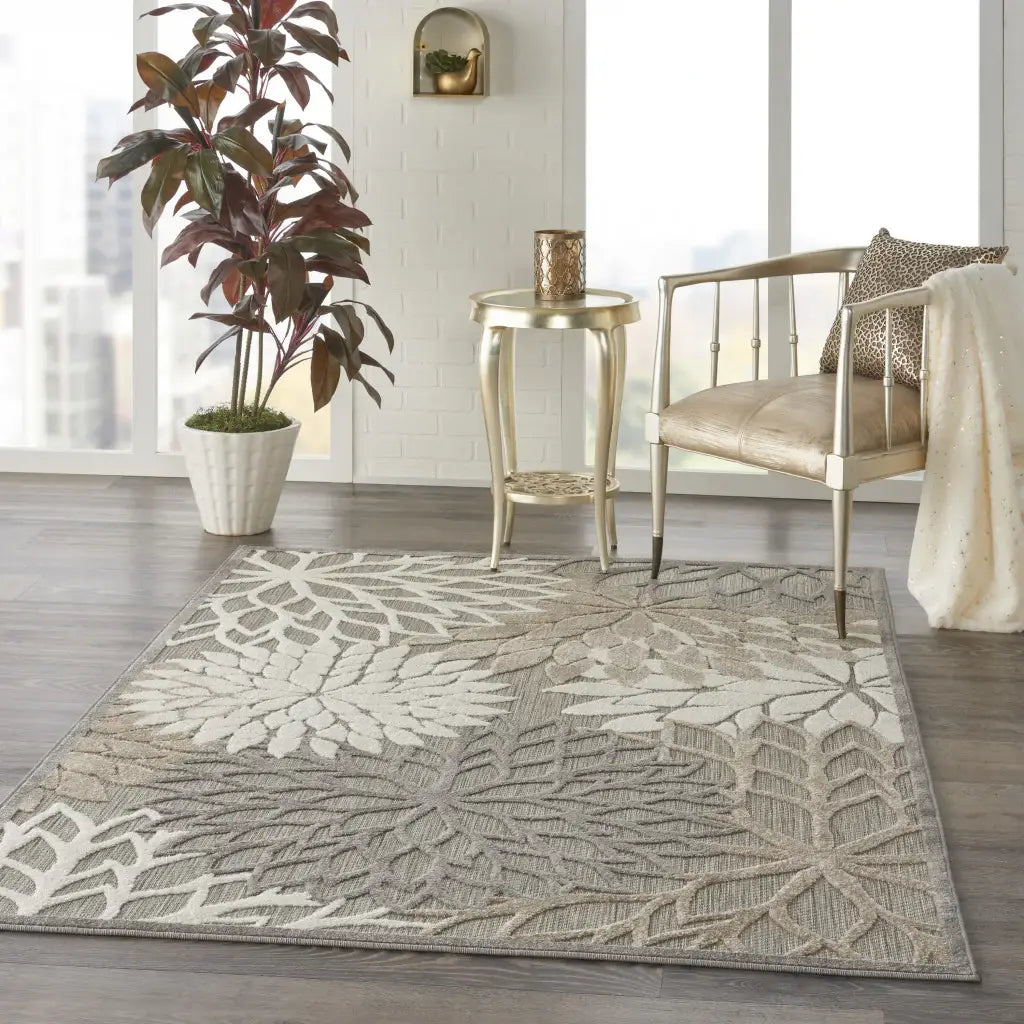4' X 6' Gray And Ivory Floral Indoor Outdoor Area Rug - Homeroots - Flyclothing LLC