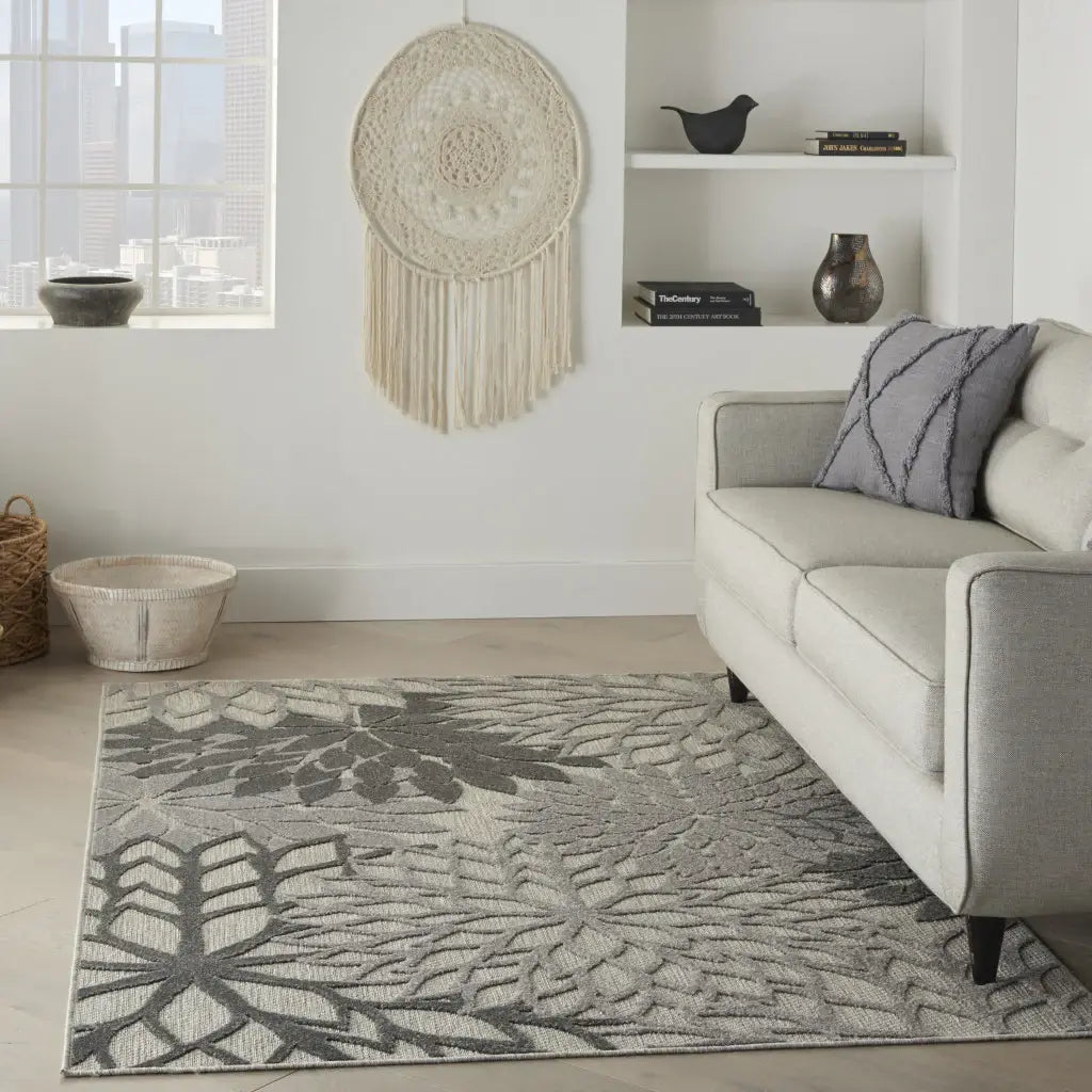 4' X 6' Gray Floral Indoor Outdoor Area Rug - Homeroots - Flyclothing LLC