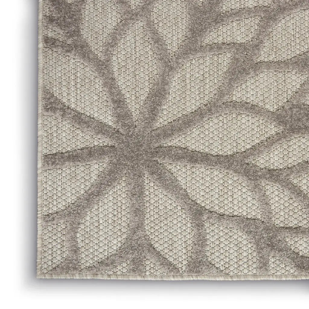 6' X 9' Gray Floral Indoor Outdoor Area Rug - Homeroots - Flyclothing LLC