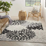 5' X 7' Black And White Floral Indoor Outdoor Area Rug - Homeroots - Flyclothing LLC