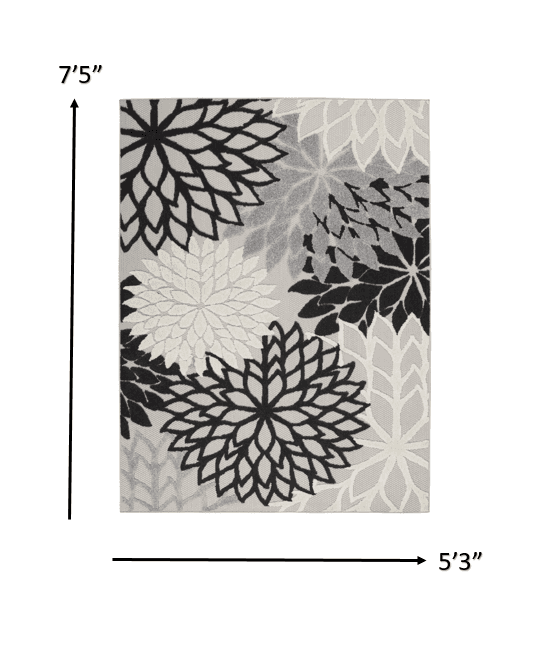 5' X 7' Black And White Floral Indoor Outdoor Area Rug - Homeroots - Flyclothing LLC