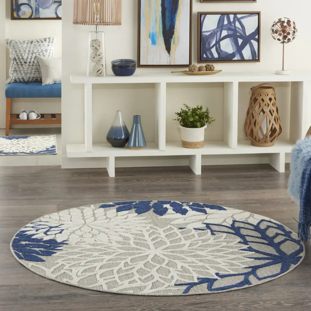 4' Round Ivory And Blue Round Floral Indoor Outdoor Area Rug - Homeroots - Flyclothing LLC