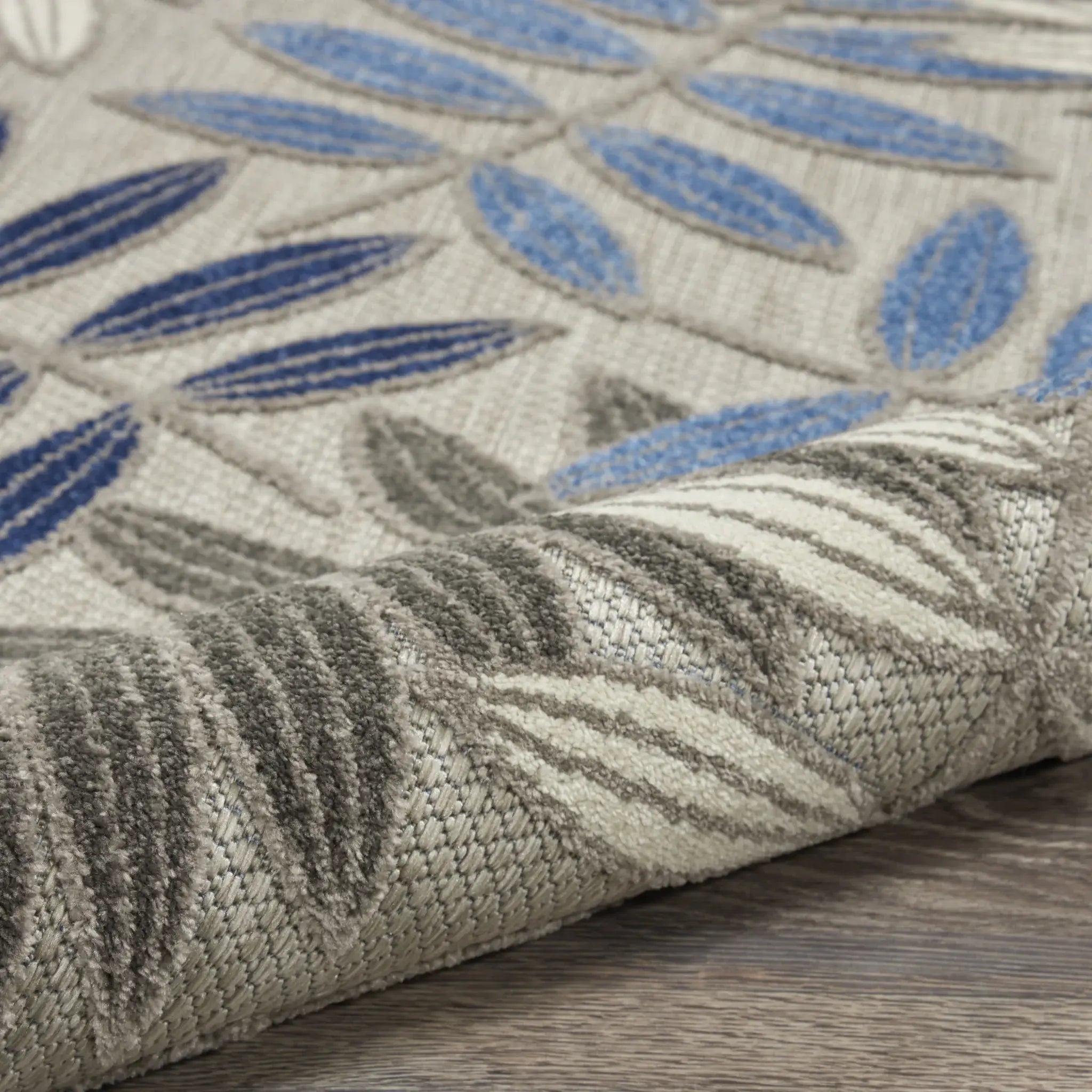 5' Round Blue And Gray Round Floral Indoor Outdoor Area Rug - Homeroots - Flyclothing LLC