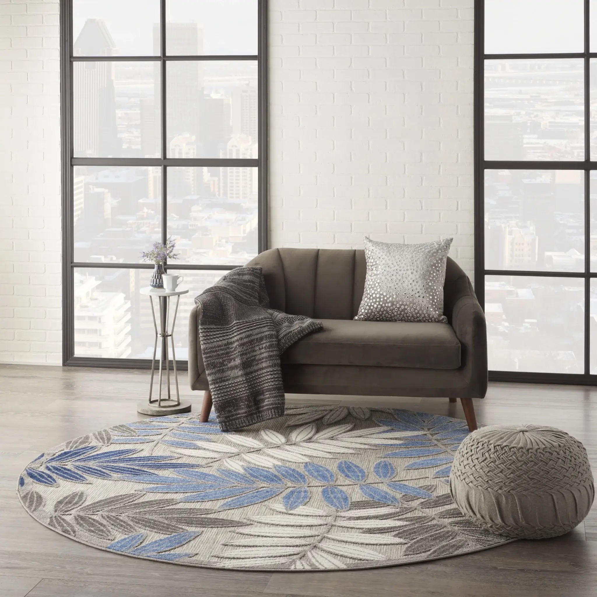 8' Round Blue And Gray Round Floral Indoor Outdoor Area Rug - Homeroots - Flyclothing LLC