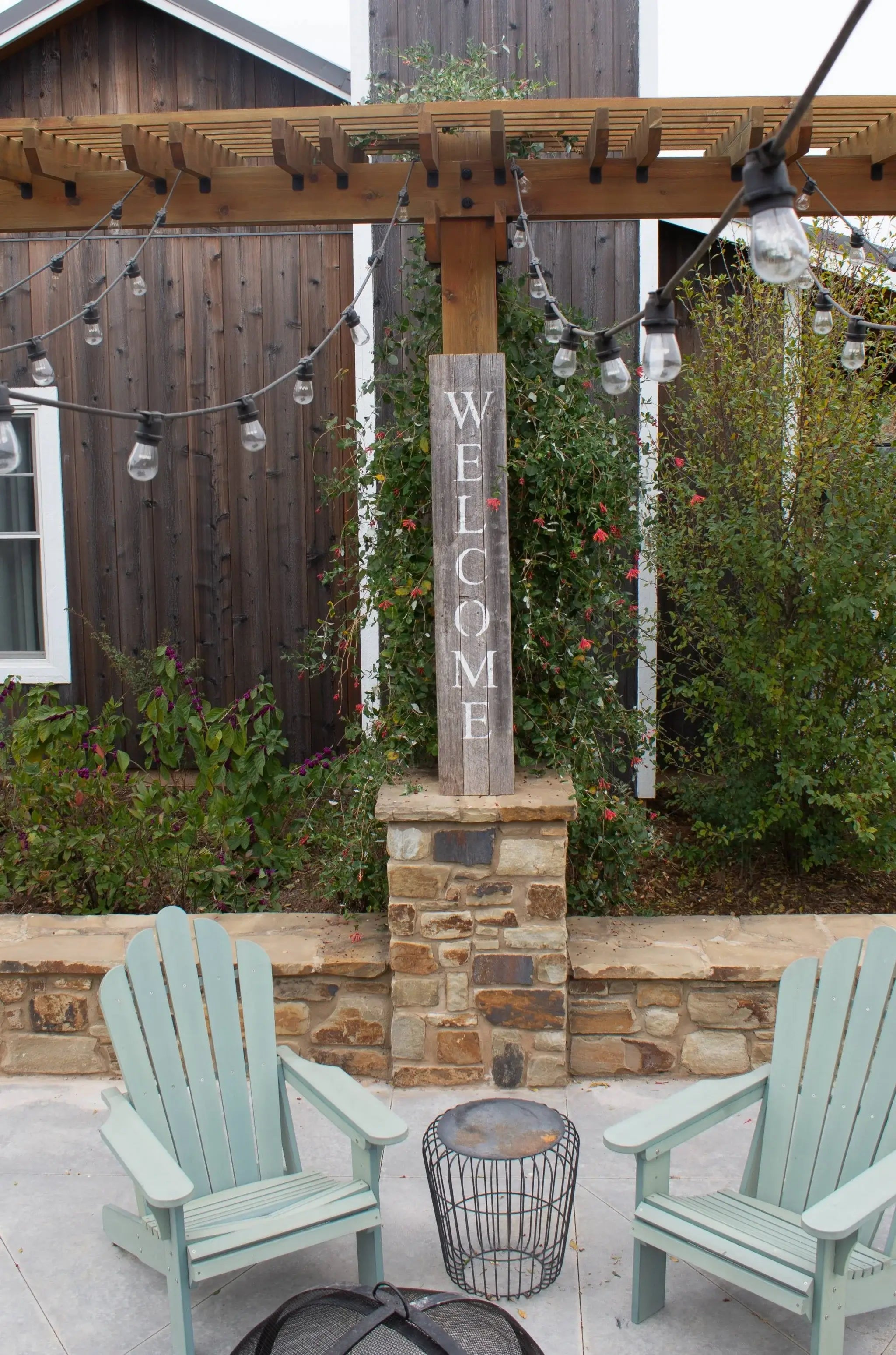 5' Rustic Dark Gray and White Wood Porch Welcome Sign - Homeroots - Flyclothing LLC