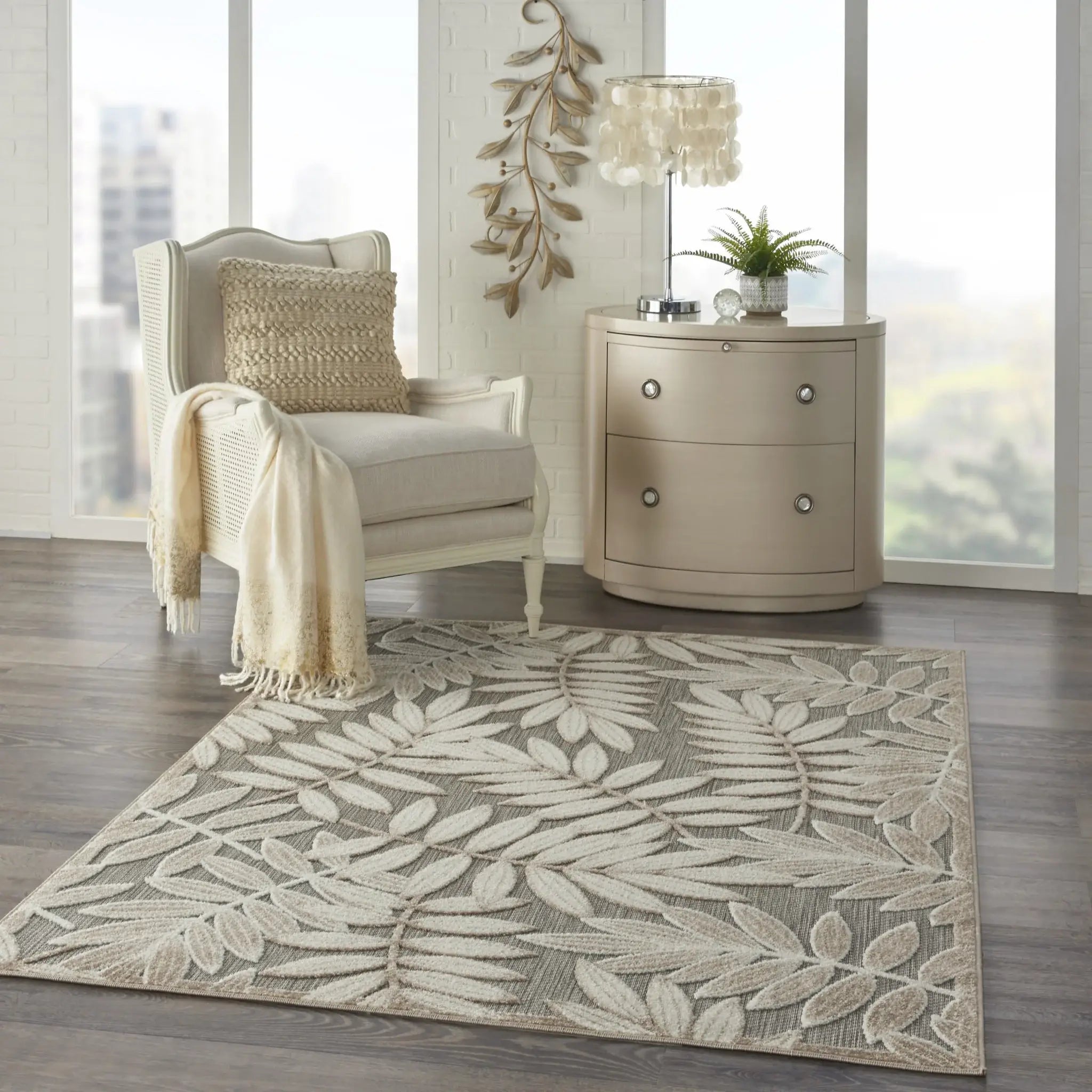 5' X 8' Gray And Ivory Floral Indoor Outdoor Area Rug - Homeroots - Flyclothing LLC
