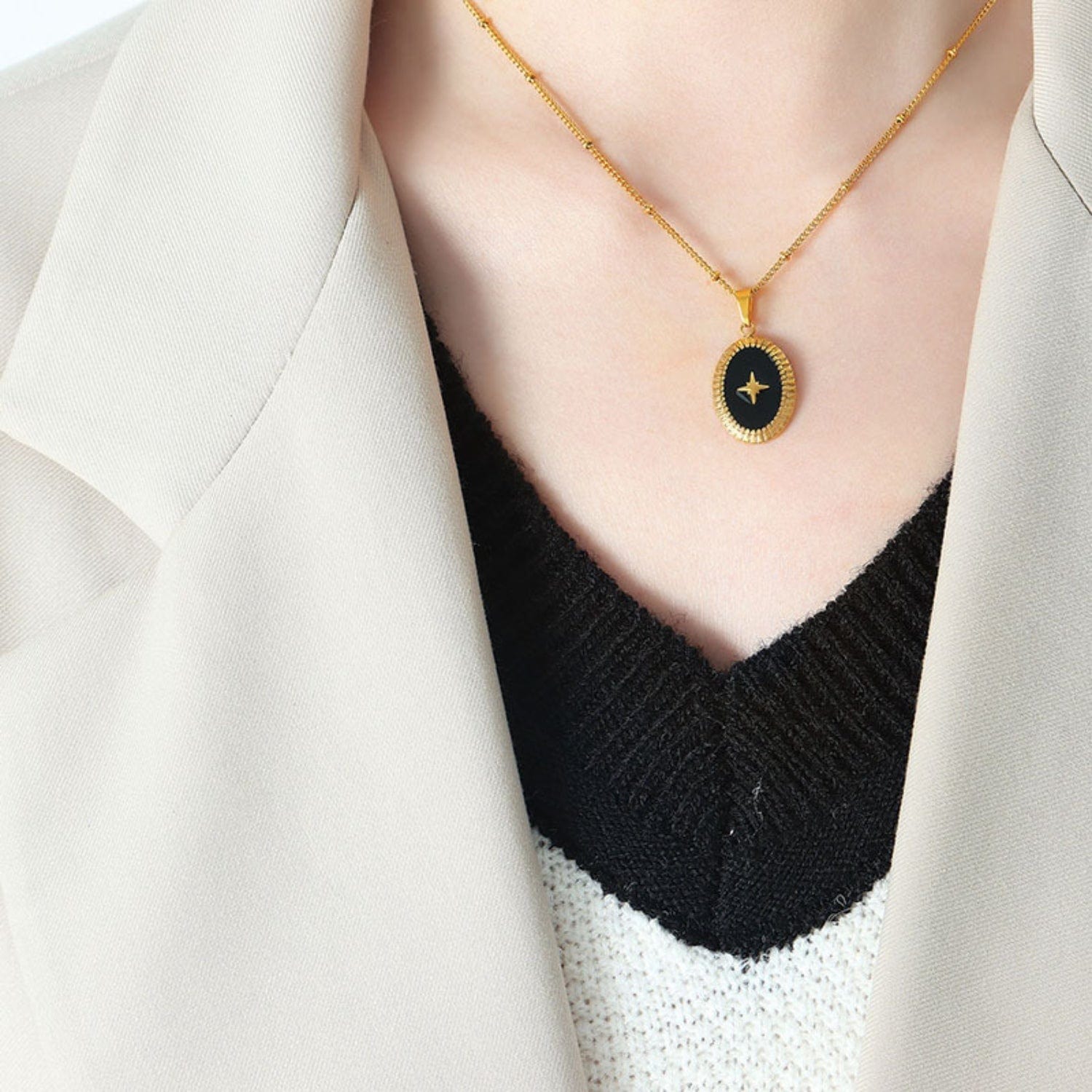 Gold-Plated Titanium Steel Oval Shape Pendant Necklace - Trendsi