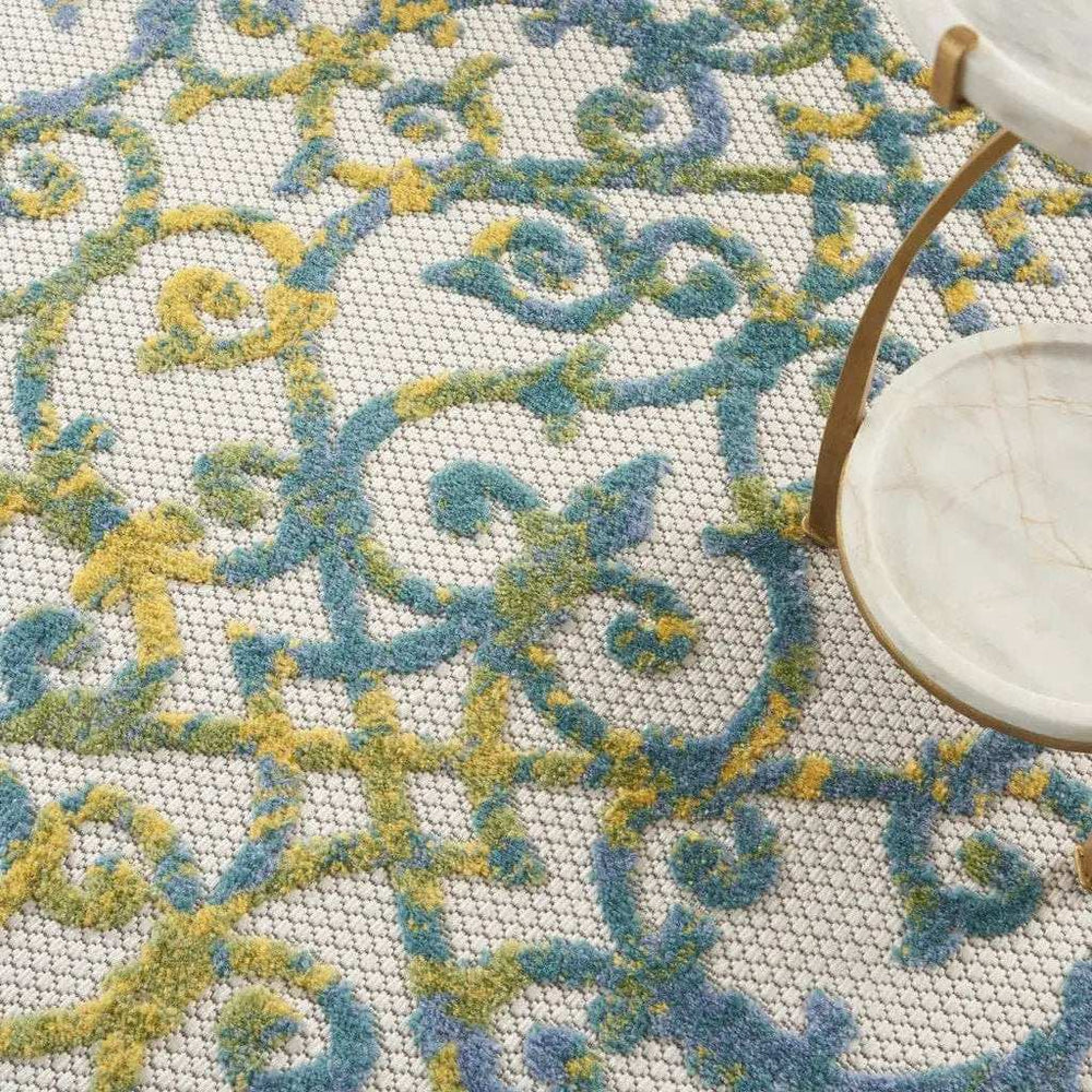 4' Round Ivory And Blue Round Floral Indoor Outdoor Area Rug - Homeroots - Flyclothing LLC