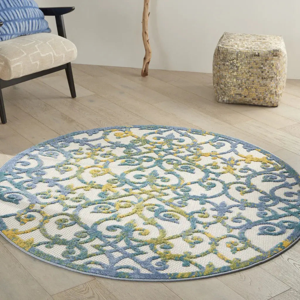 5' Round Ivory And Blue Round Floral Indoor Outdoor Area Rug - Homeroots - Flyclothing LLC
