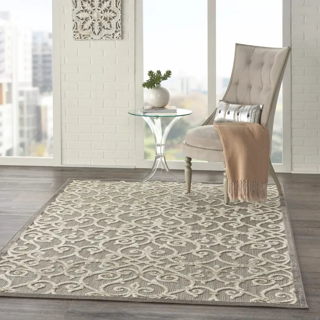 5' X 8' Gray And Ivory Floral Indoor Outdoor Area Rug - Homeroots - Flyclothing LLC