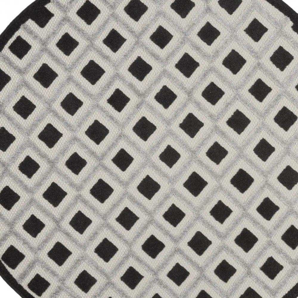 4' Round Black And White Round Geometric Indoor Outdoor Area Rug - Homeroots - Flyclothing LLC