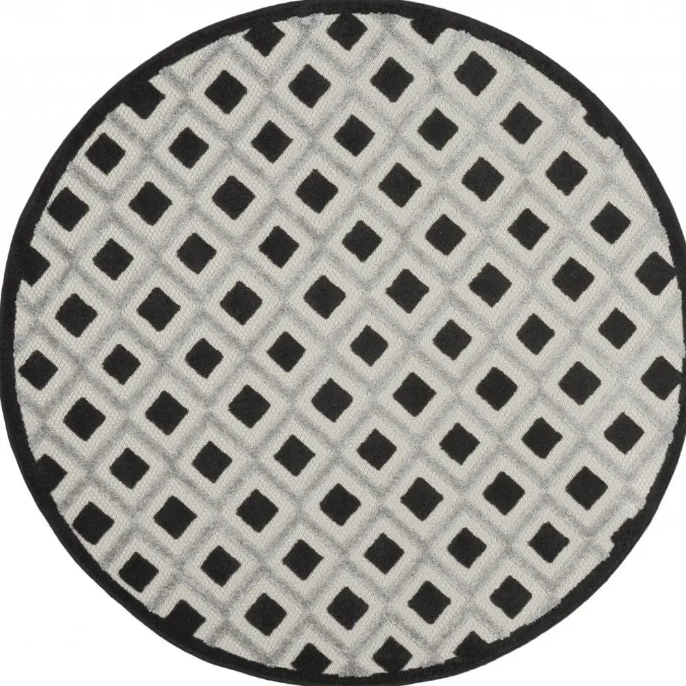 4' Round Black And White Round Geometric Indoor Outdoor Area Rug - Homeroots - Flyclothing LLC