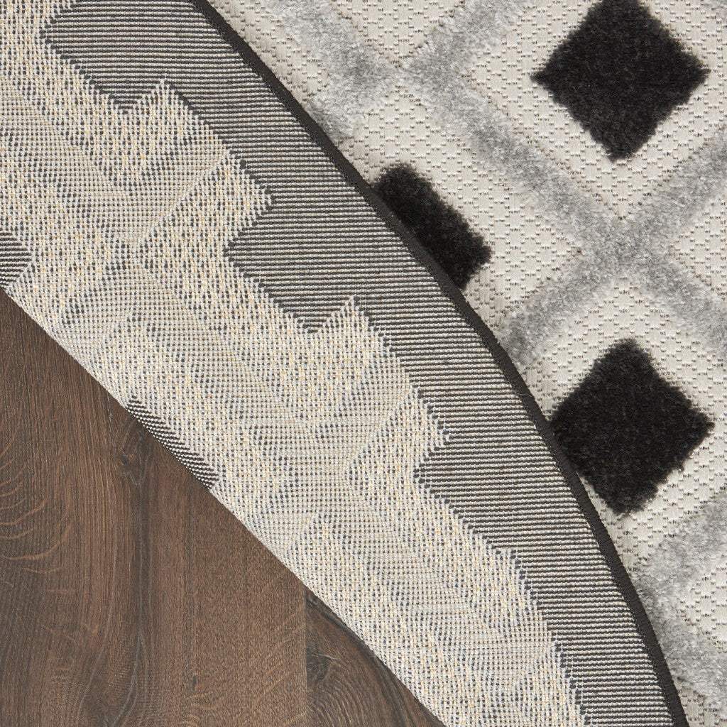 4' Round Black And White Round Geometric Indoor Outdoor Area Rug - Homeroots - Flyclothing LLC