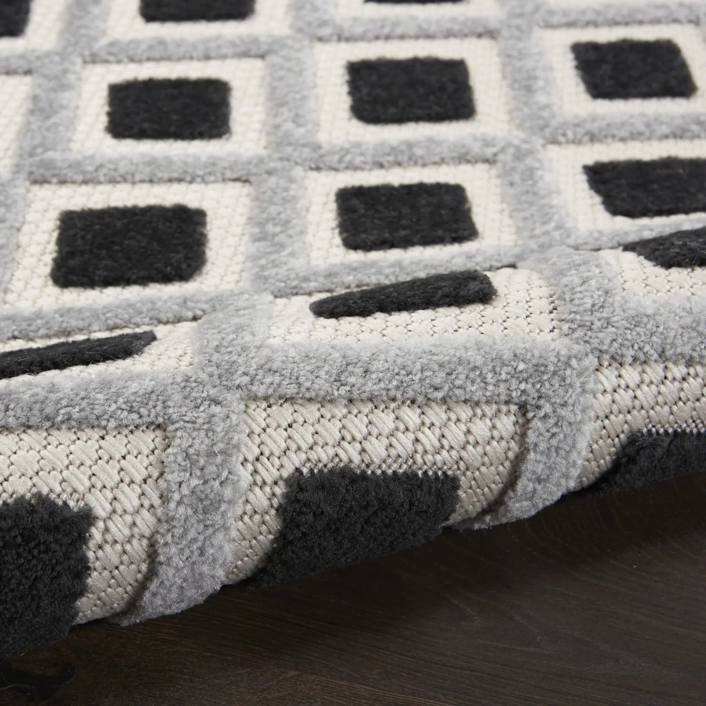 4' Round Black And White Round Geometric Indoor Outdoor Area Rug - Homeroots - Flyclothing LLC