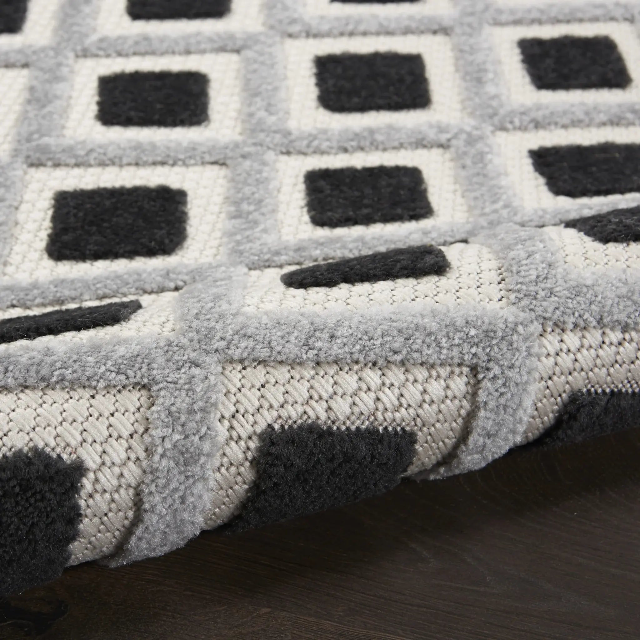 4' Round Black And White Round Geometric Indoor Outdoor Area Rug - Homeroots - Flyclothing LLC