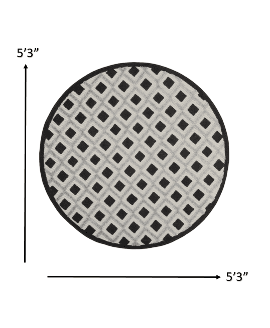 5' Round Black And White Round Geometric Indoor Outdoor Area Rug - Homeroots - Flyclothing LLC