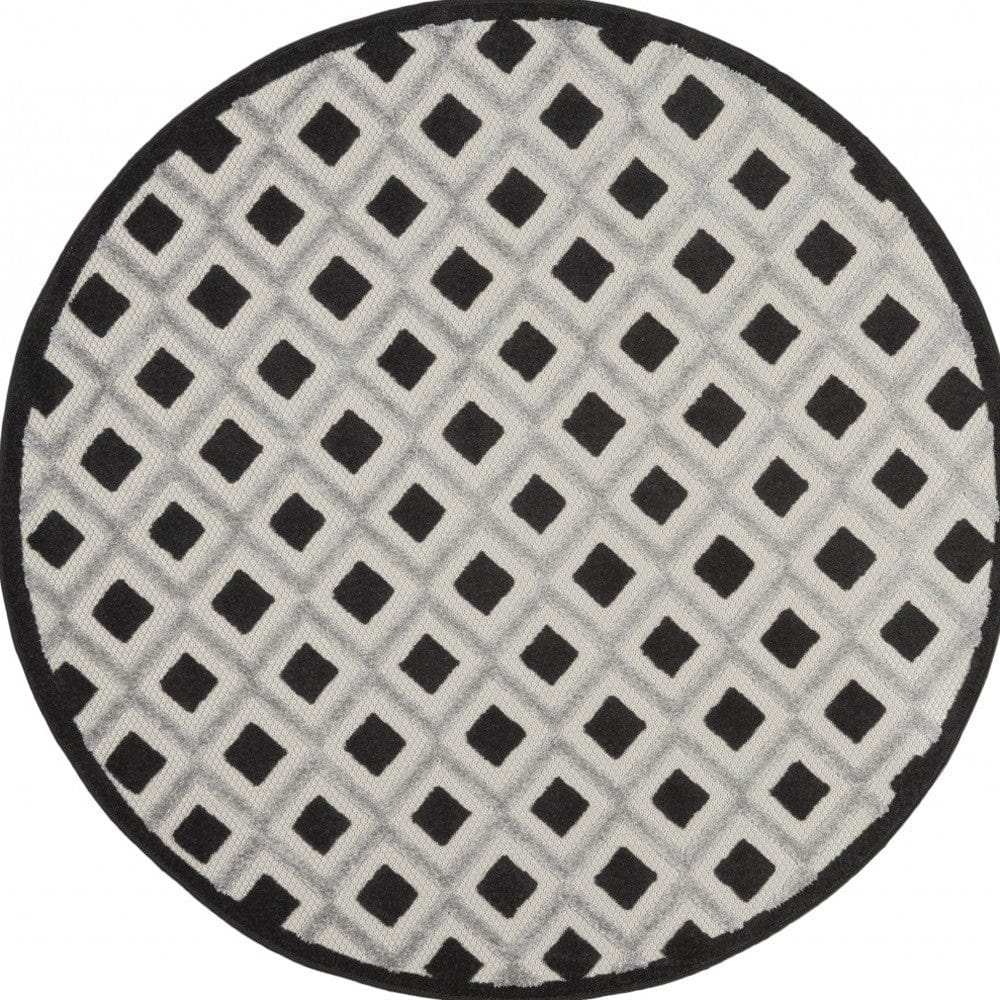 5' Round Black And White Round Geometric Indoor Outdoor Area Rug - Homeroots