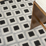 5' Round Black And White Round Geometric Indoor Outdoor Area Rug - Homeroots - Flyclothing LLC