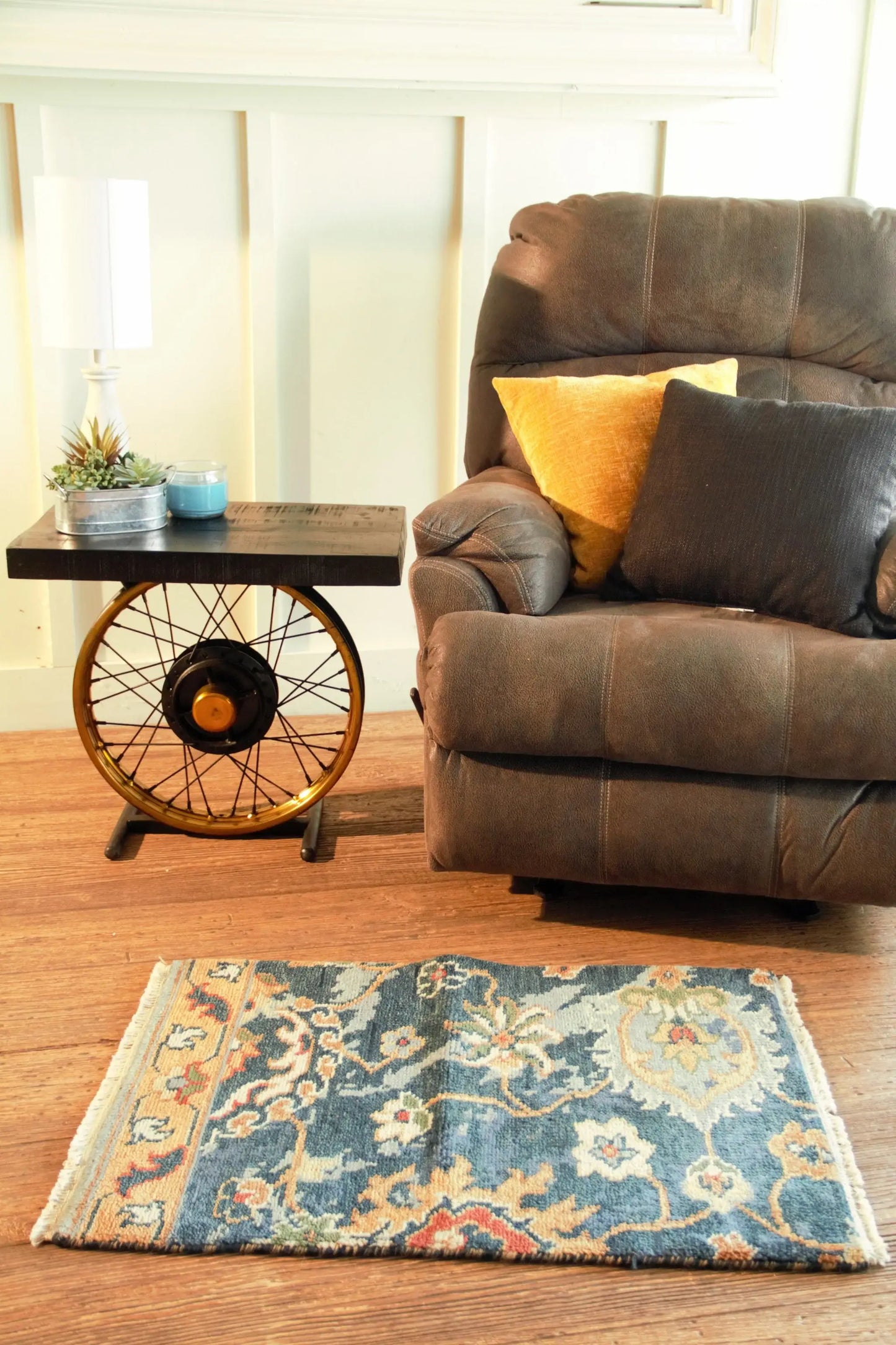 22" Black Solid Wood End Table - Homeroots - Flyclothing LLC