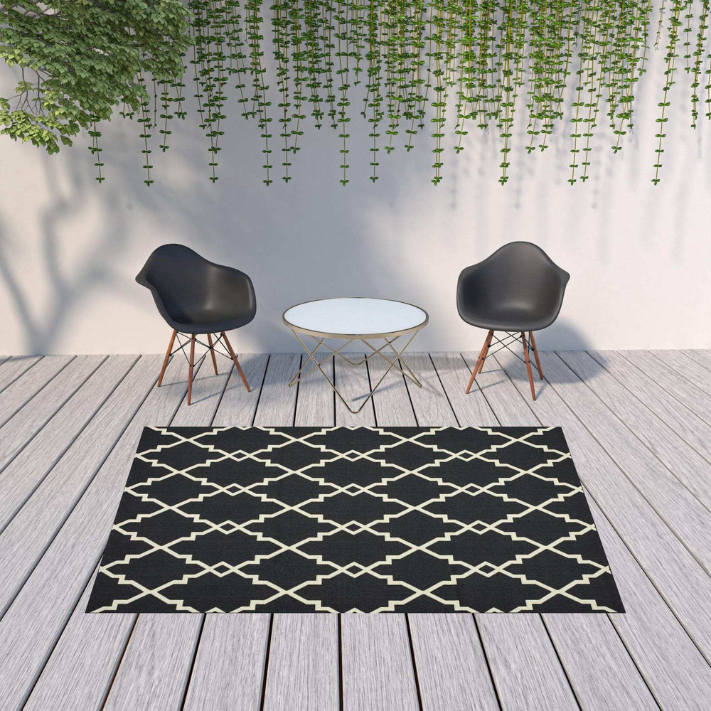 7' X 10' Black and Ivory Indoor Outdoor Area Rug - Homeroots - Flyclothing LLC
