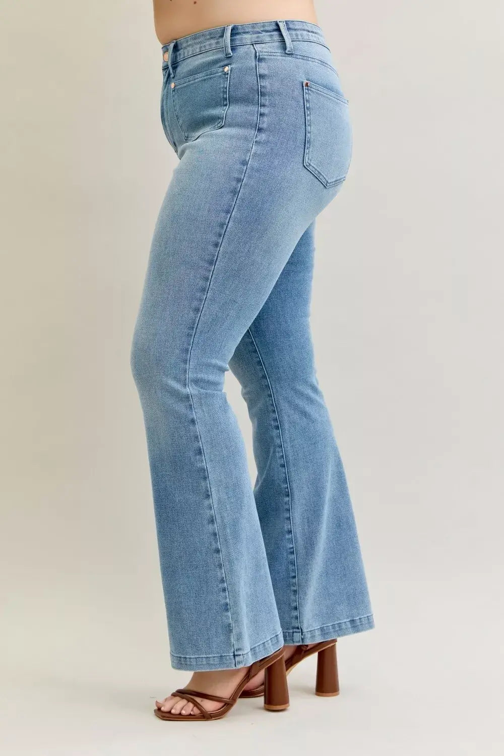 Judy Blue Full Size Mid Rise Bootcut Jeans with Contrast Wash & Front Patch Pockets Plus Size - Trendsi - Flyclothing LLC