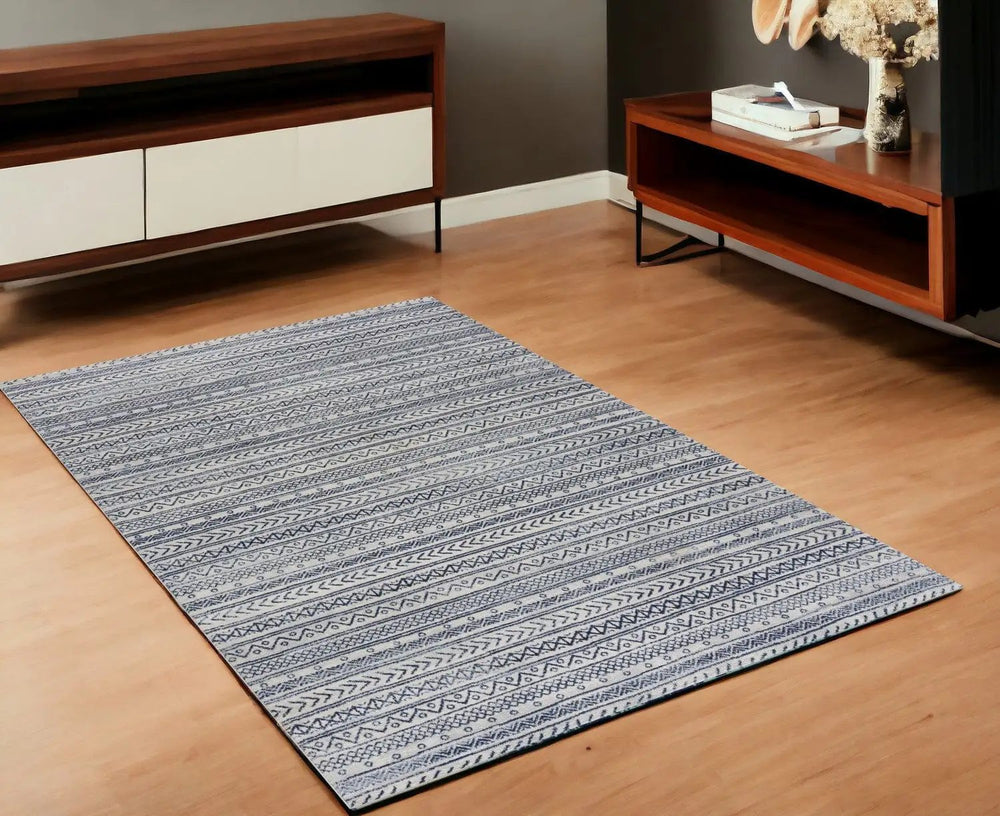 4' X 6' Navy Blue Decorative Stripes Area Rug - Homeroots