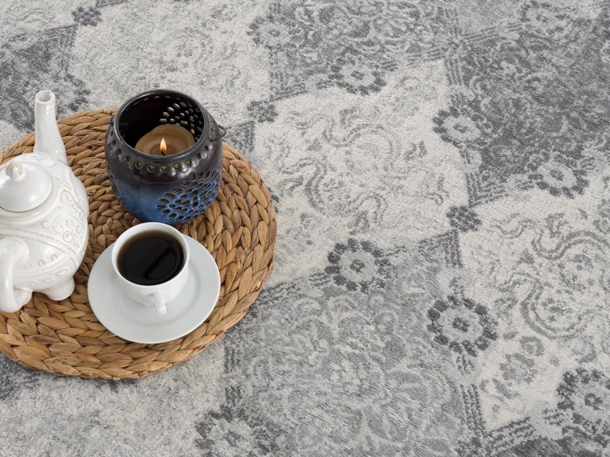 2' X 3' Gray Distressed Trellis Pattern Scatter Rug - Homeroots