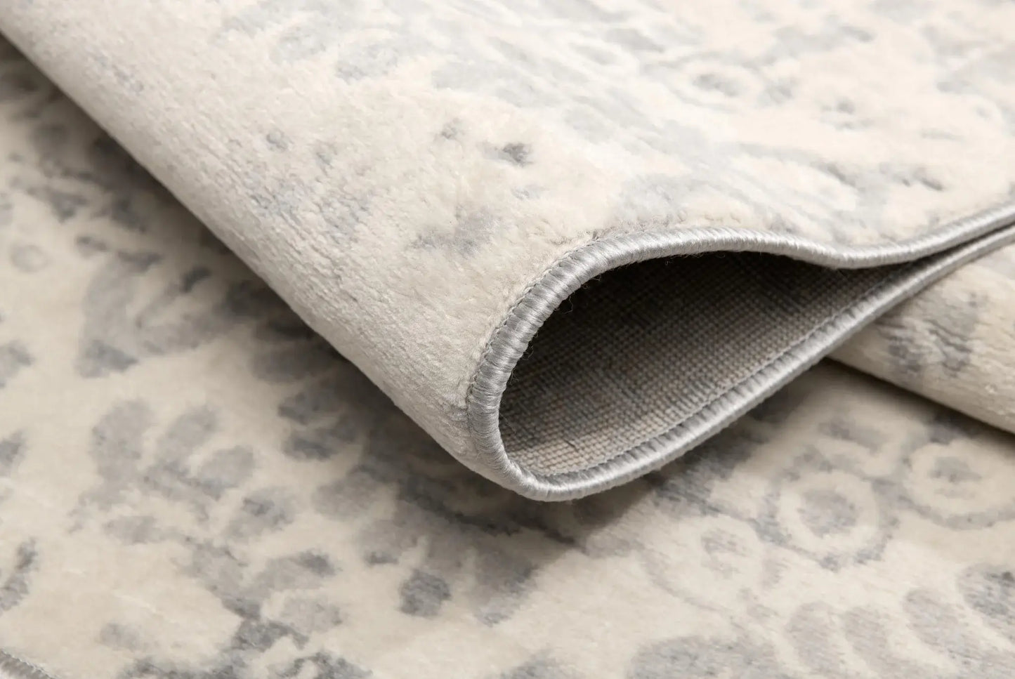 2' X 3' Ivory Distressed Ikat Pattern Scatter Rug - Homeroots - Flyclothing LLC