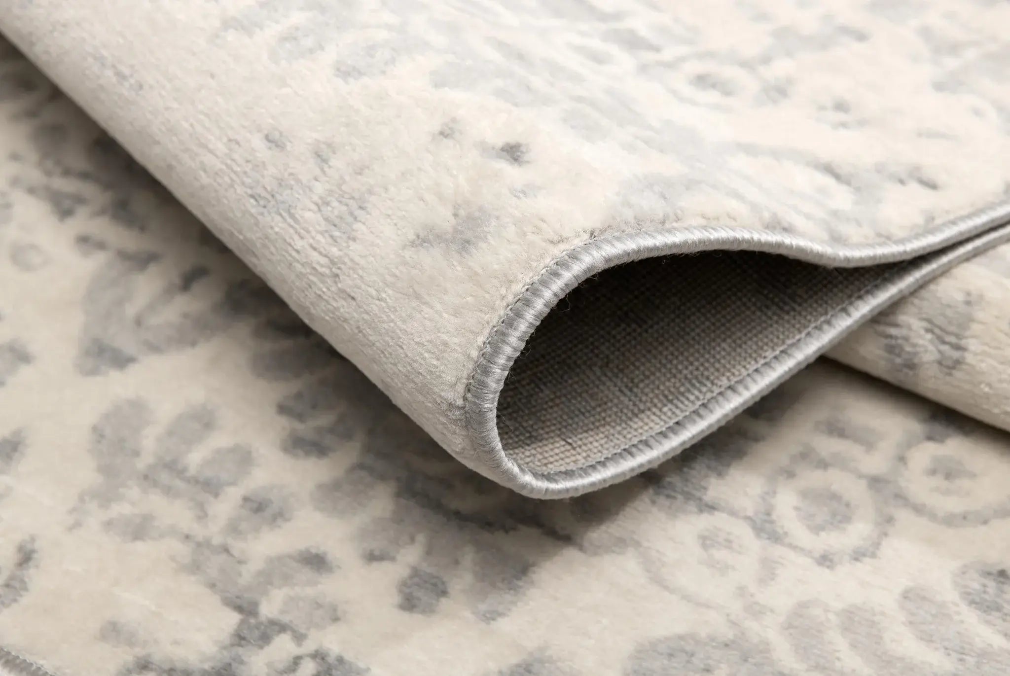 2' X 3' Ivory Distressed Ikat Pattern Scatter Rug - Homeroots - Flyclothing LLC