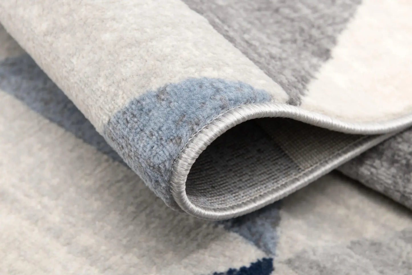 4' X 6' Navy Blue Geometric Diamond Area Rug - Homeroots - Flyclothing LLC