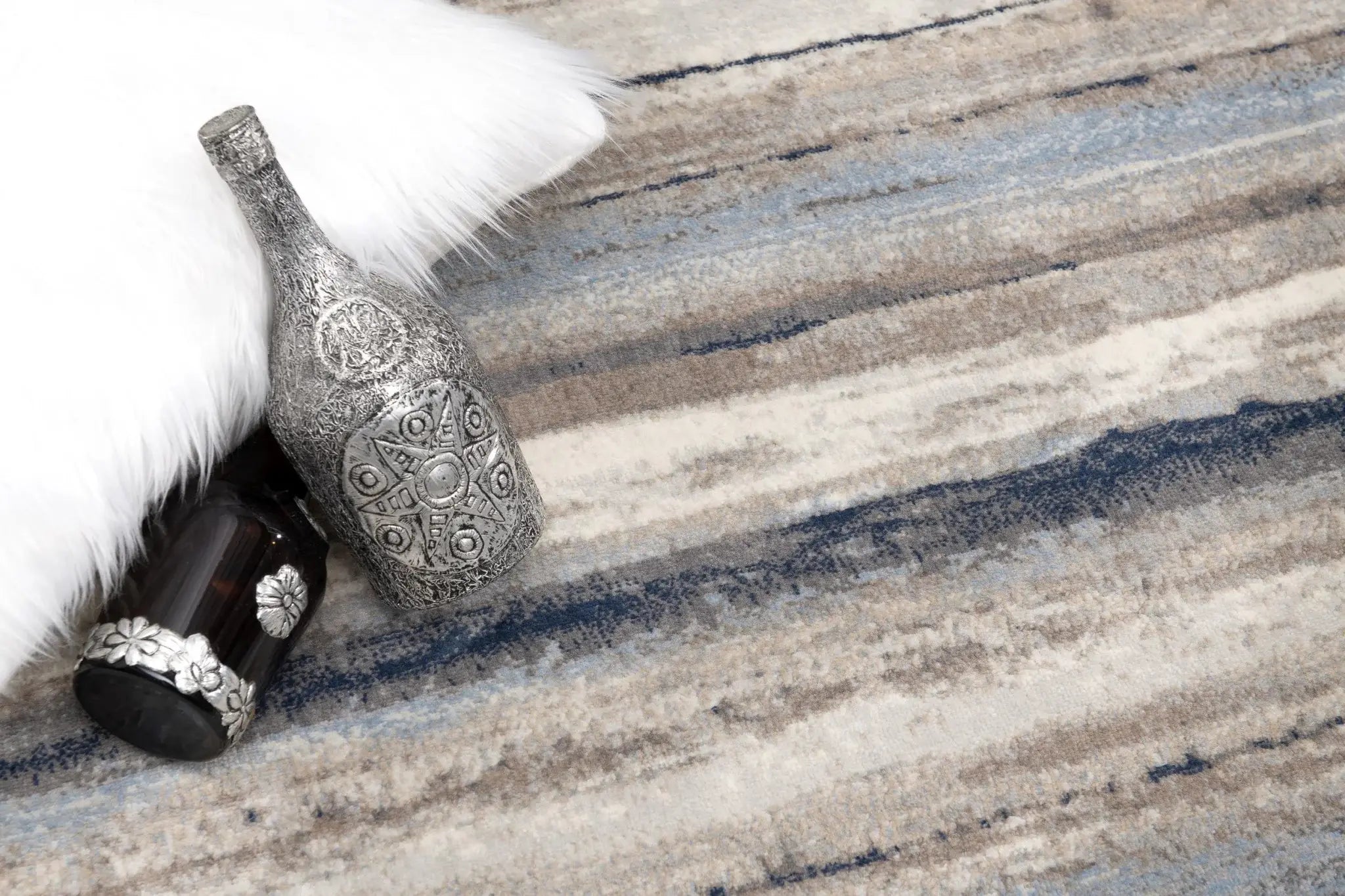 2' X 3' Blue And Beige Distressed Stripes Scatter Rug - Homeroots - Flyclothing LLC