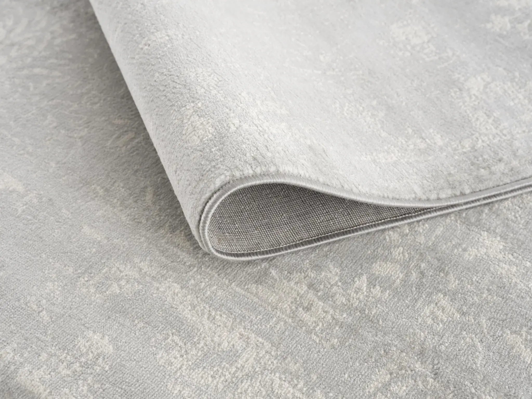 4' X 6' Modern Gray Distressed Area Rug - Homeroots - Flyclothing LLC