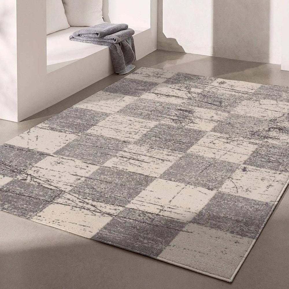 5' X 8' White And Gray Checkered Area Rug - Homeroots - Flyclothing LLC